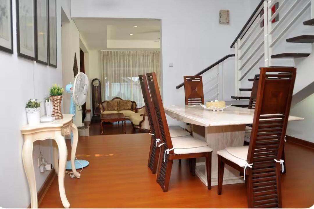 25 Guests Batu Feringhi Miami Miami Villa